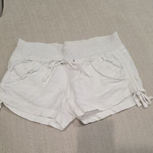 Jolt White Linen Shorts